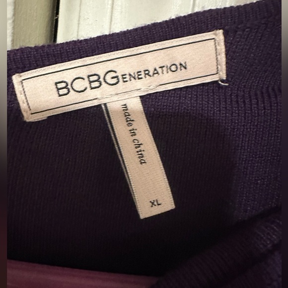 NWT BCBG GENERATION Asymmetrical cut out shoulder sweater - Picture 2 of 4